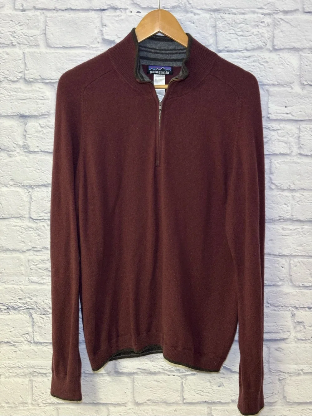 Patagonia Recycled Cashmere 1/4-Zip Sweater Men’s Medium Maroon Long Sleeve